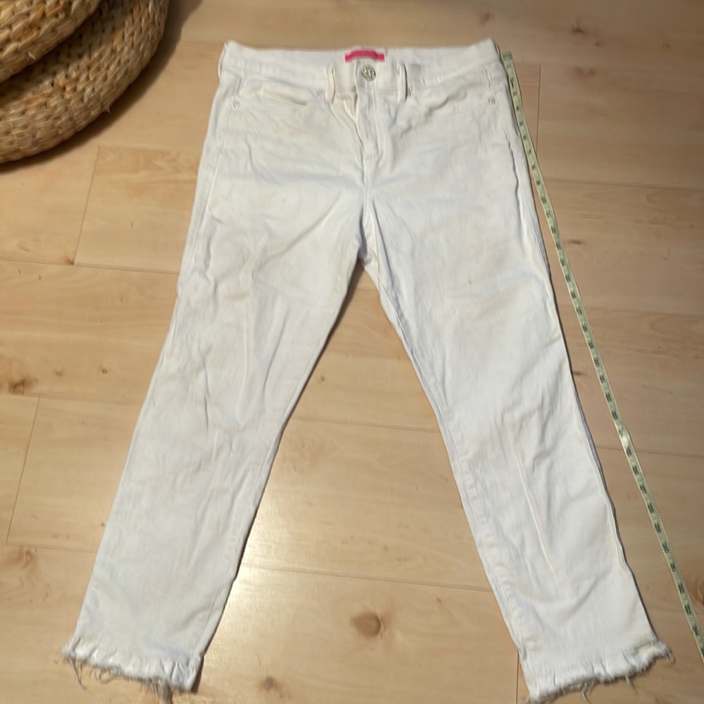 Lilly Pulitzer White Denim Ankle Jeans with Ruffled bottom hem 98% cotton